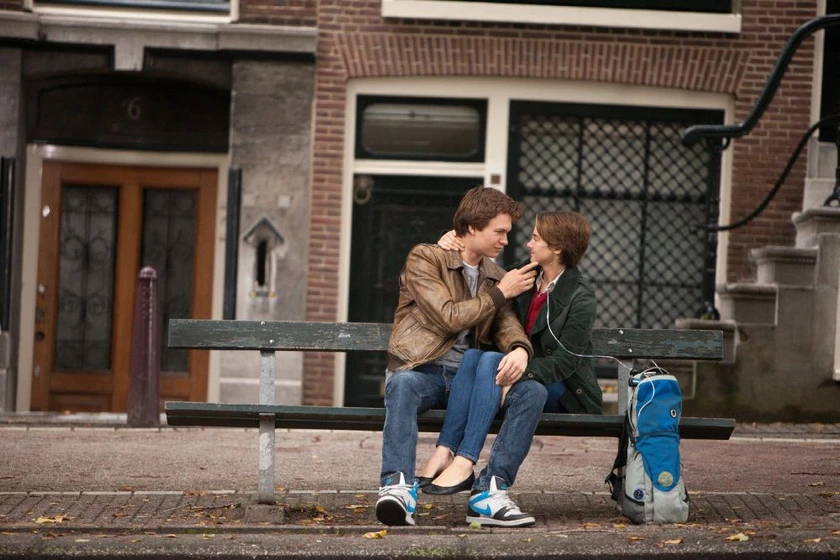 Shailene Woodley y Ansel Elgort en bajo-la-misma-estrella