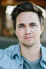 picture of actor Leigh Parker