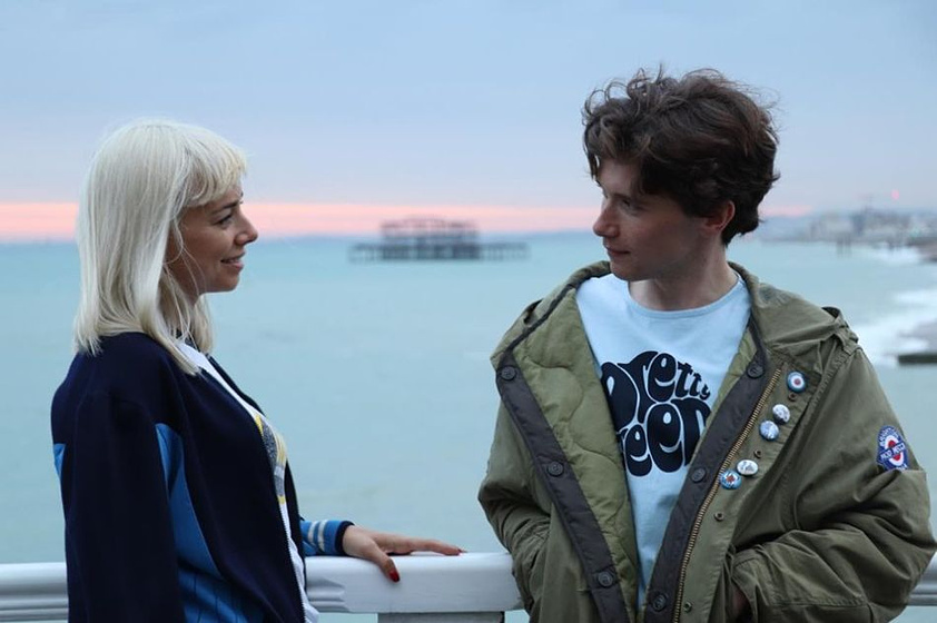 Sacha Parkinson y Patrick McNamee en Destino a Brighton