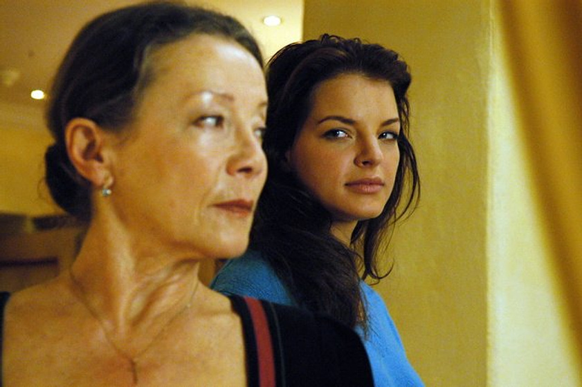 Yvonne Catterfeld y Krista Stadler en El Secreto del Lago