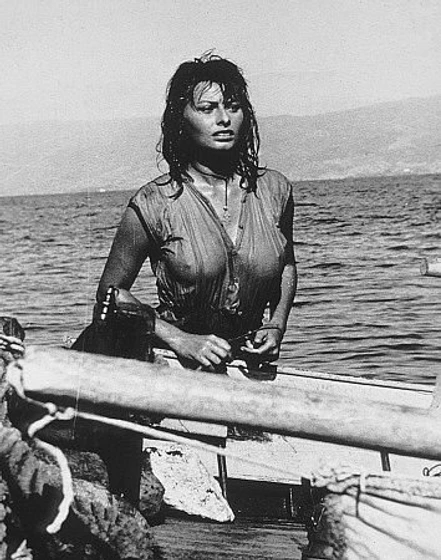 Sophia Loren en la-sirena-y-el-delfin
