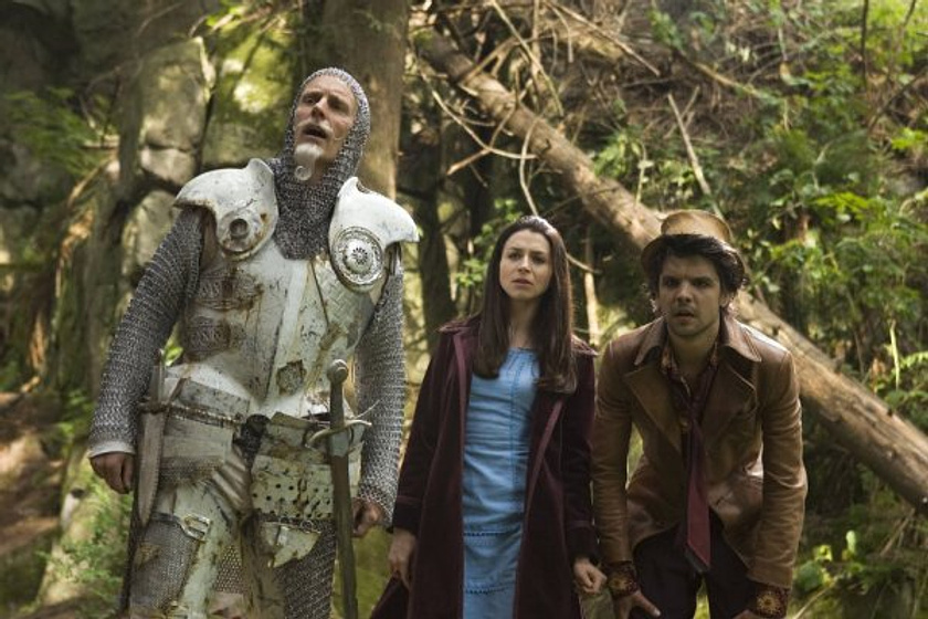 Matt Frewer, Andrew Lee Potts y Caterina Scorsone en Alice
