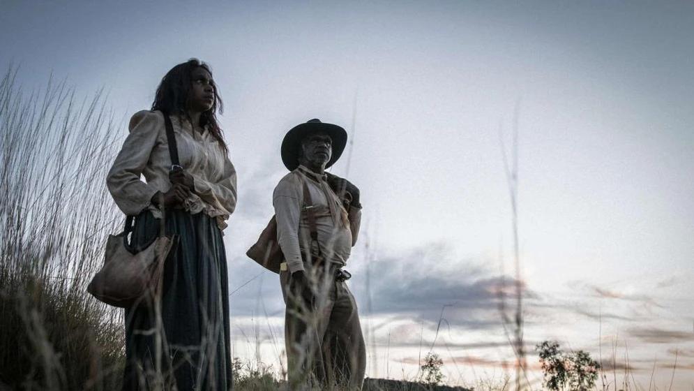 Natassia Gorey Furber y Hamilton Morris en sweet-country