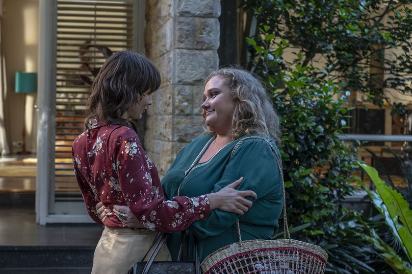 Danielle Macdonald y Tilda Cobham-Hervey en I Am Woman