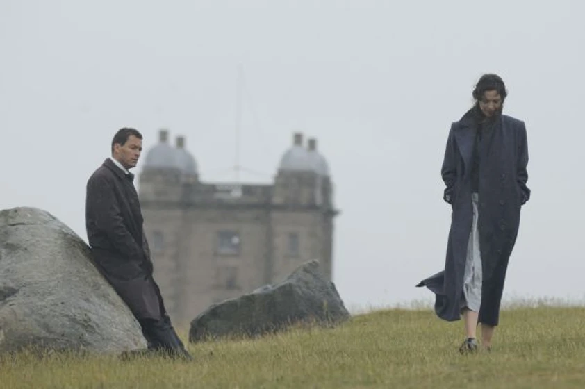 Dominic West y Rebecca Hall en la-maldicion-de-rookford