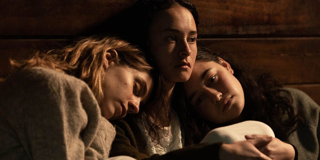 Erana James, Nathalie Morris y Manaia Hall en We Were Dangerous