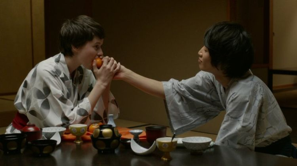 Pauline Etienne y Taichi Inoue en Romance en Tokyo