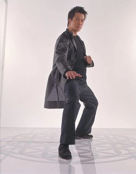 Byron Mann en invencibles
