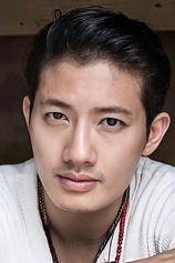 picture of actor Arak Amornsupasiri