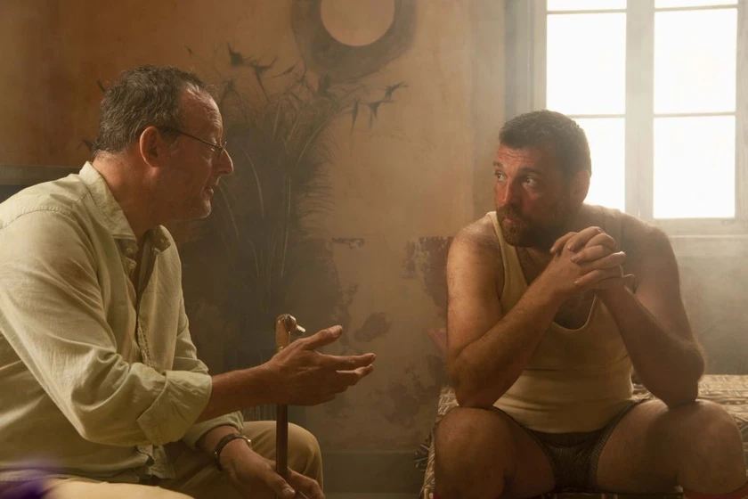 Jean Reno y Hovik Keuchkerian en 4-latas