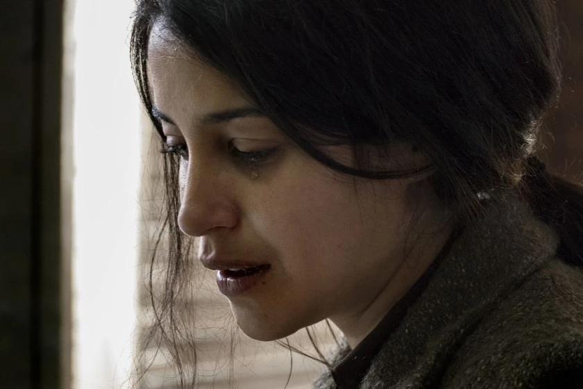 Leïla Bekhti en o-los-tres-o-ninguno