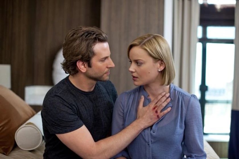 Bradley Cooper y Abbie Cornish en sin-limites-2011