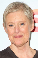 photo of person Philippa Lowthorpe