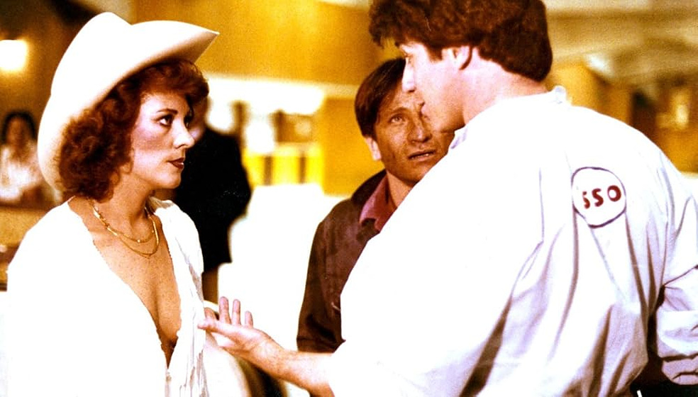 Joey Travolta y Vittorio Mezzogiorno en Carrera Salvaje