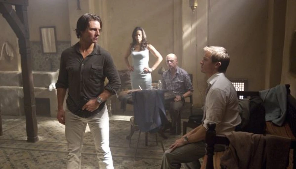 Tom Cruise, Simon Pegg, Paula Patton y Jeremy Renner en Misión: Imposible. Protocolo fantasma