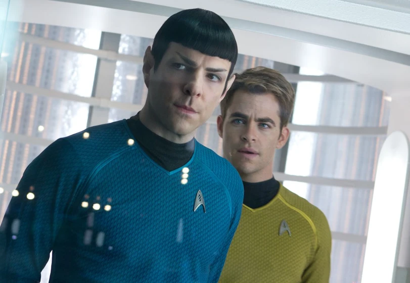Chris Pine y Zachary Quinto en Star Trek. En la oscuridad