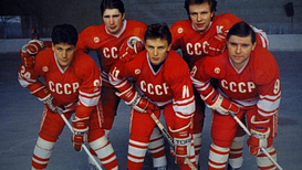 still of movie Red Army. La Guerra fría sobre el hielo