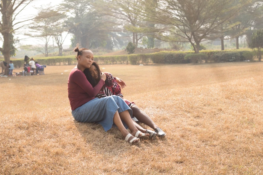Bukola Oladipupo y Nengi Adoki en juju-stories