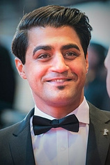 picture of actor Simon Al-Bazoon