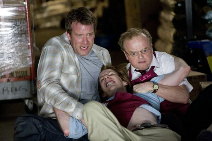 Thomas Jane, Chris Owen y Toby Jones en La Niebla