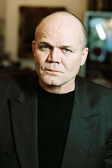 picture of actor Dan van Husen