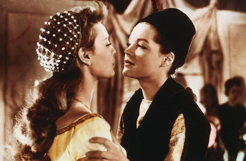 Romy Schneider y Ginette Pigeon en corrupcion-en-el-internado