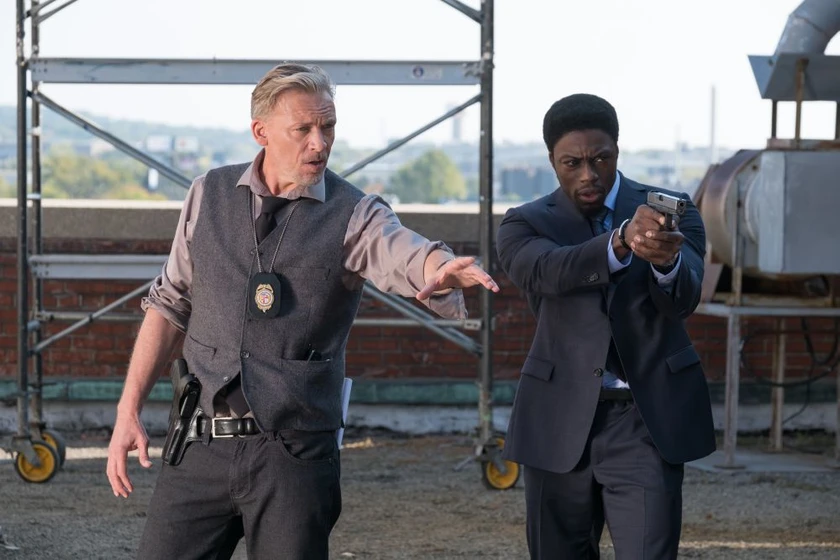 Callum Keith Rennie y Clé Bennett en saw-viii
