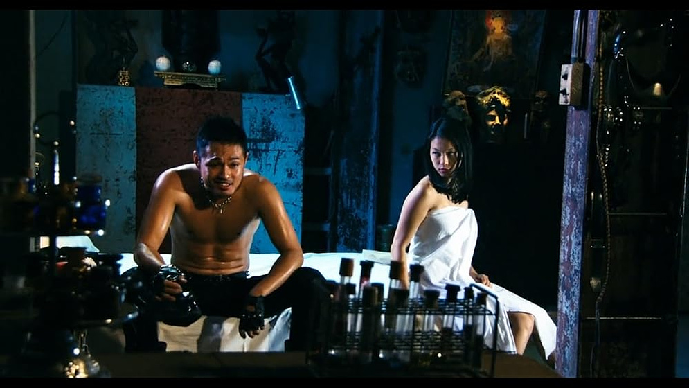 Mayuko Iwasa en 009-1-the-end-of-the-beginning