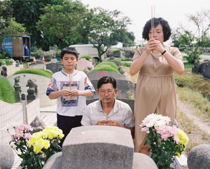 Yann Yann Yeo, Koh Jia Ler y Tian Wen Chen en retratos-de-familia