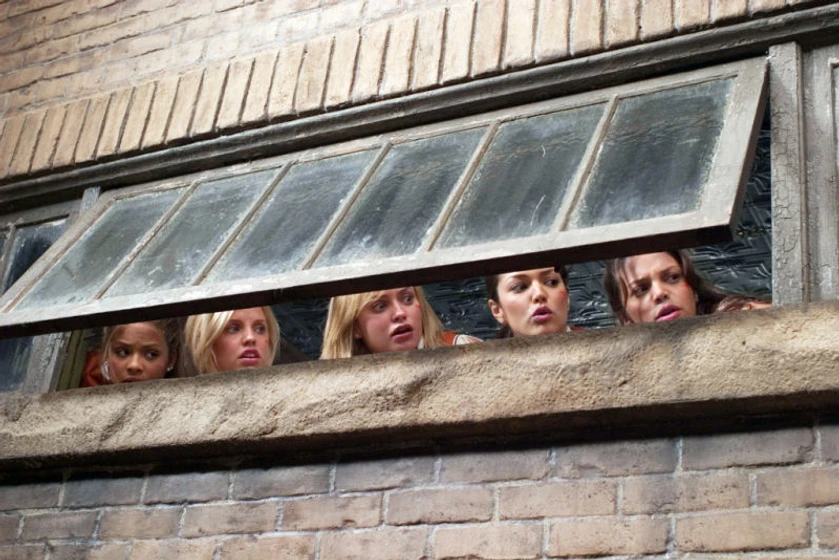Monica Keena, Christina Milian, Paula Garcés, Kelli Garner y Vanessa Ferlito en el-hombre-de-la-casa