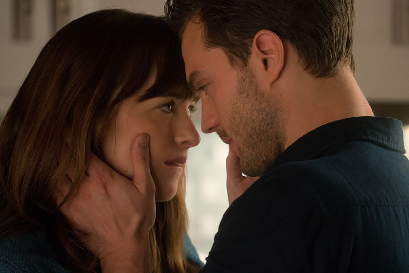Jamie Dornan y Dakota Johnson en Cincuenta Sombras más oscuras