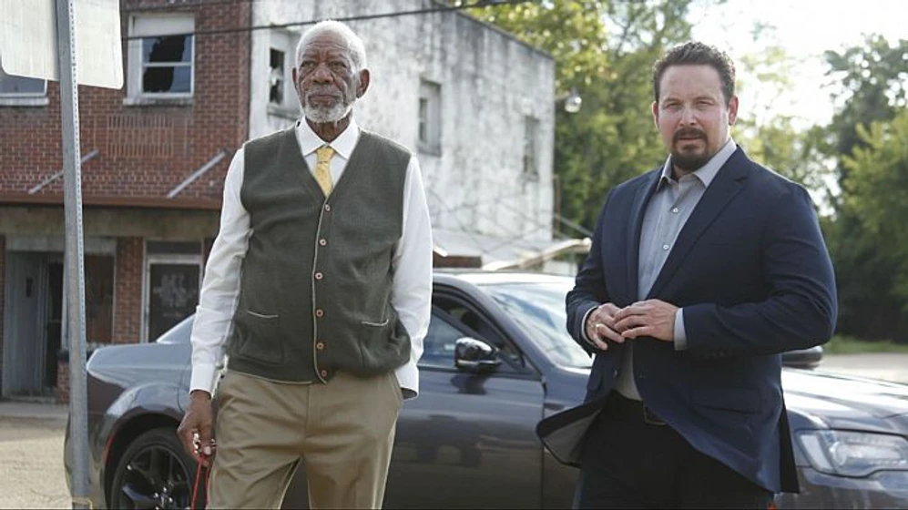 Morgan Freeman y Cole Hauser en el-asesino-del-ritual