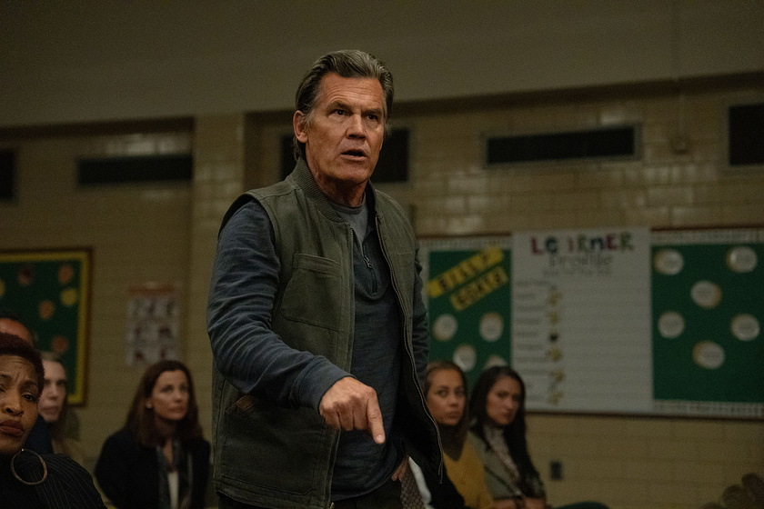James Brolin en Weapons