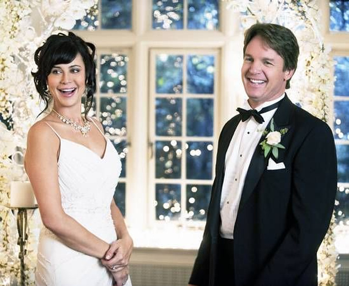 Catherine Bell y Chris Potter en La boda de la dama gris