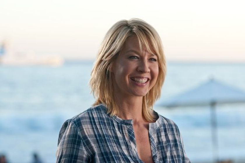 Jenna Elfman en Con derecho a roce