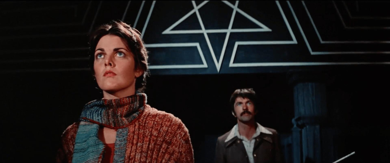 Tom Skerritt y Joan Prather en la-lluvia-del-diablo