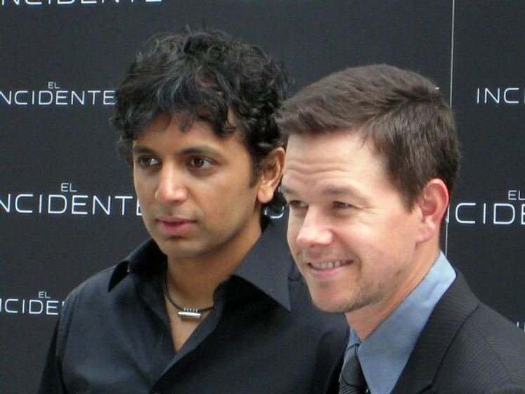 Mark Wahlberg y M. Night Shyamalan en el-incidente (Rueda de prensa en Madrid. Mayo 2008)