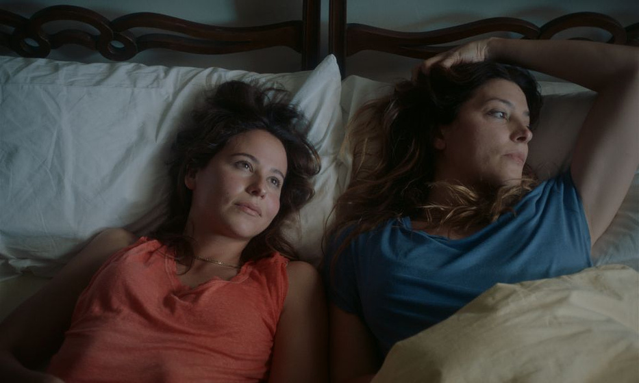 Bárbara Lennie y Irene Escolar en Las Chicas están bien