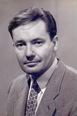 Foto de Charles 'Bud' Tingwell