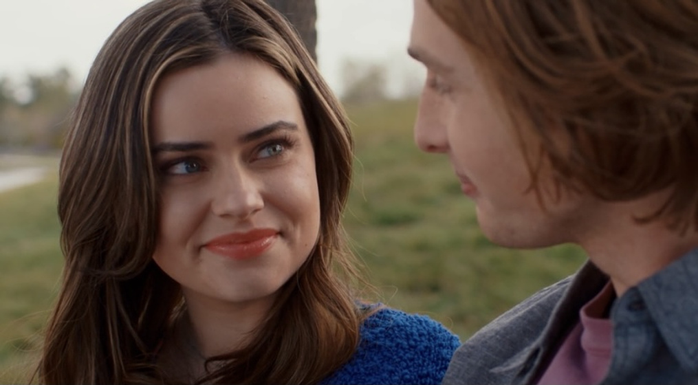 Daniel Grogan y Nicolette Langley en Falsa Amistad
