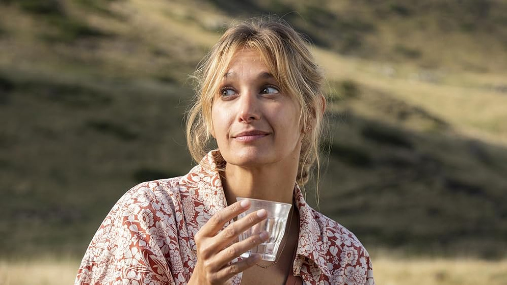 Caroline Anglade en Belle y Sebastián: La Nueva Generación