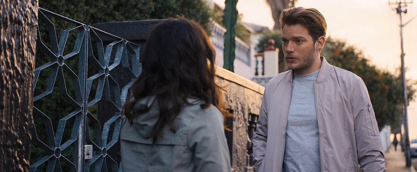 Dominic Sherwood en eraser-reborn