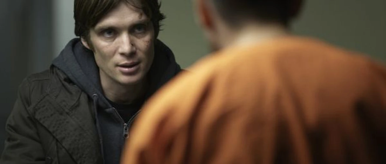 Cillian Murphy en luces-rojas