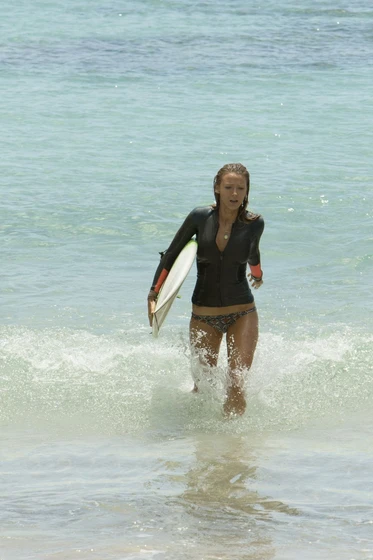 Blake Lively en infierno-azul