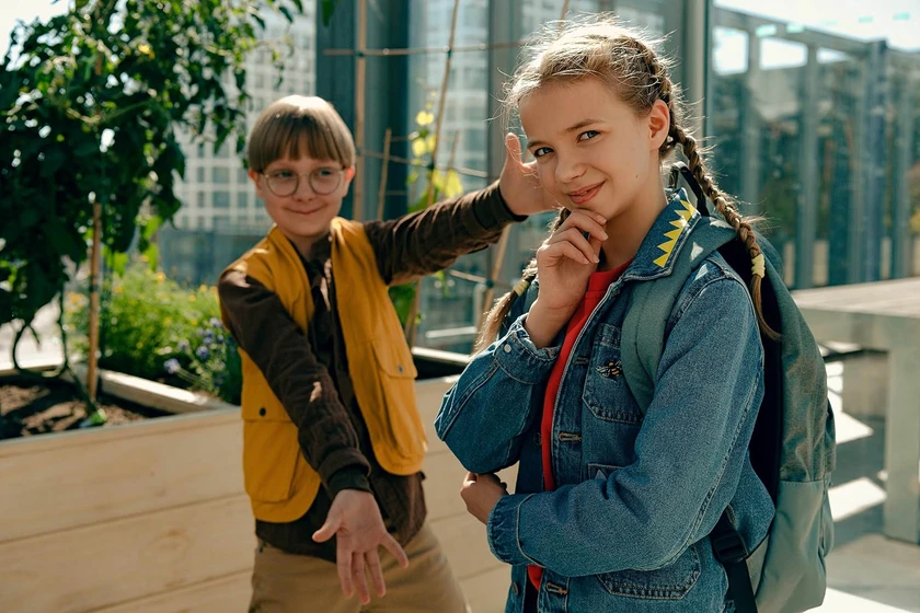Sanni Peltoniemi y Lucas Timperi en superbola-de-pelo-salva-el-futuro