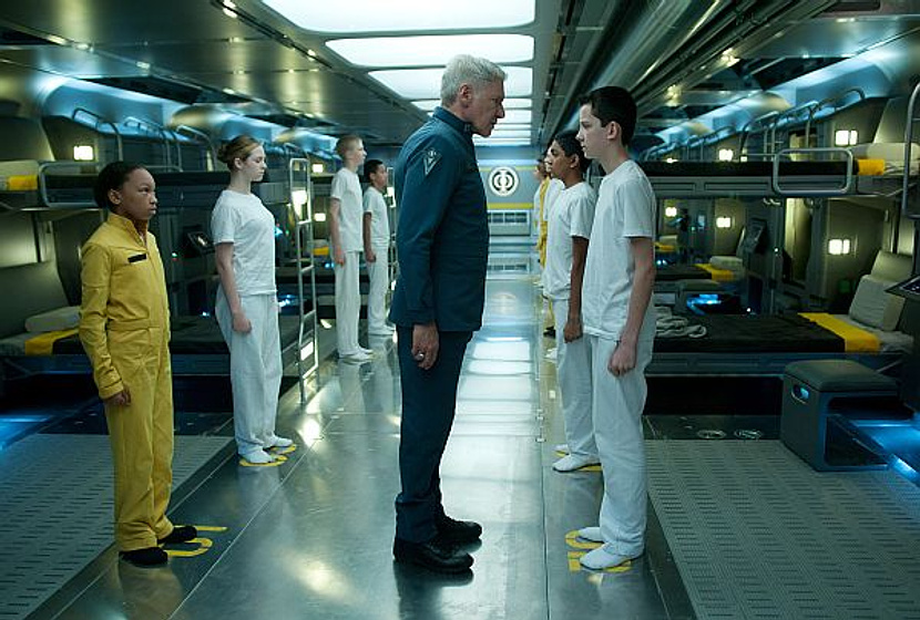 Harrison Ford [I], Asa Butterfield y Hailee Steinfeld en El Juego de Ender