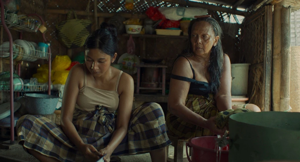 Christine Hakim y Claresta Taufan en on-your-lap