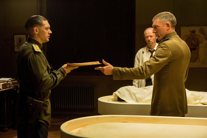 Vincent Cassel y Tom Hardy en El Niño 44