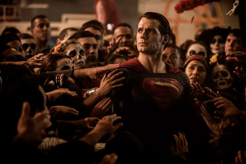 Henry Cavill en batman-v-superman-el-amanecer-de-la-justicia