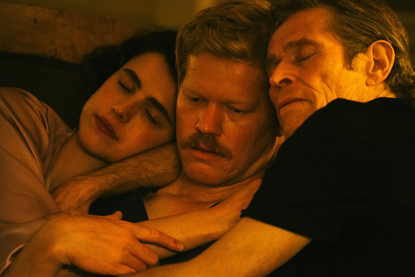 Willem Dafoe, Jesse Plemons y Margaret Qualley en Kinds of Kindness